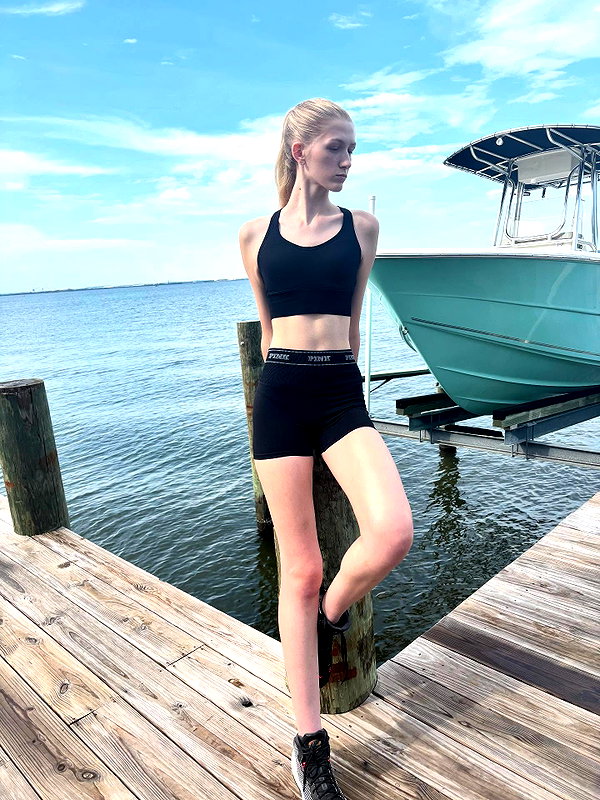 hey_itsjulia766 hey_itsjulia766 archive image
