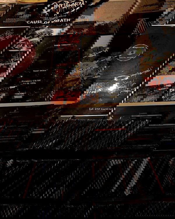 hilaxkitty image ~ Altpins