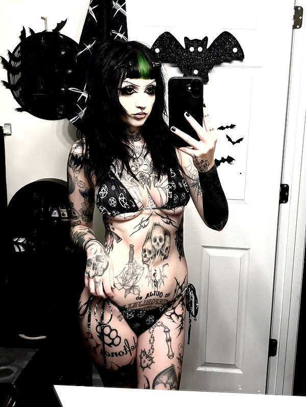 horrorhailey horrorhailey archive image