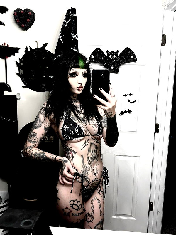 horrorhailey horrorhailey archive image