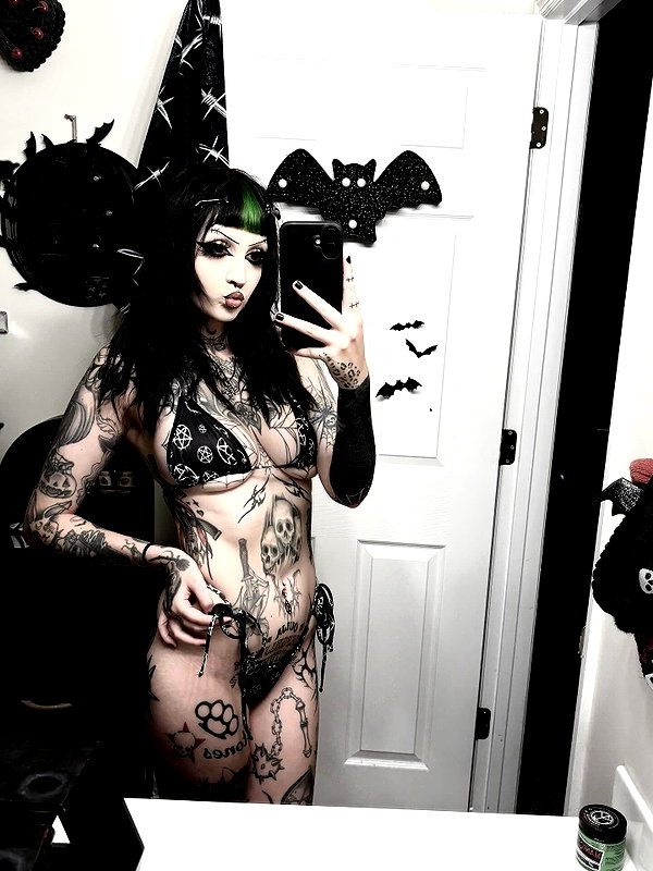horrorhailey horrorhailey archive image