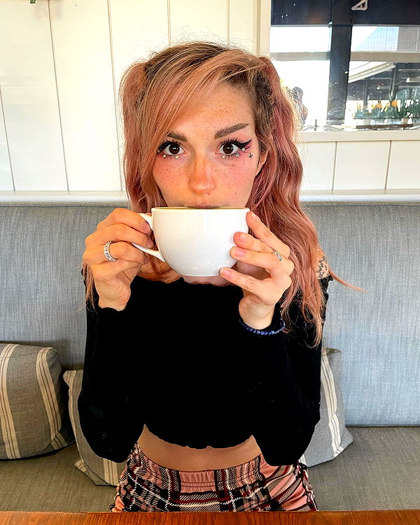 iamravenchantal instagram image archive image