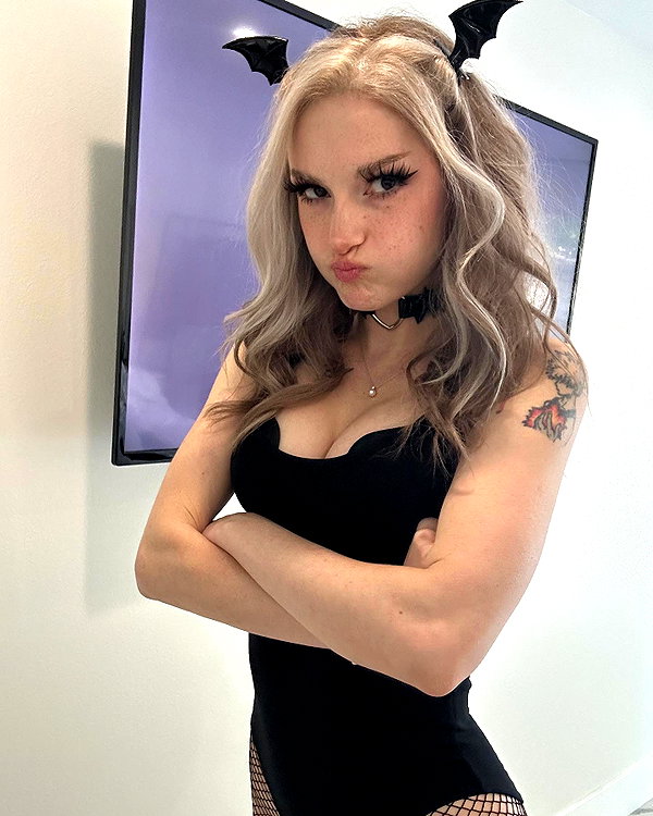 iamravenchantal instagram image archive image