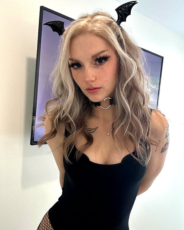 iamravenchantal instagram image archive image