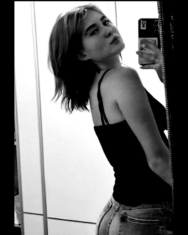 ilanaa.0 instagram image archive image