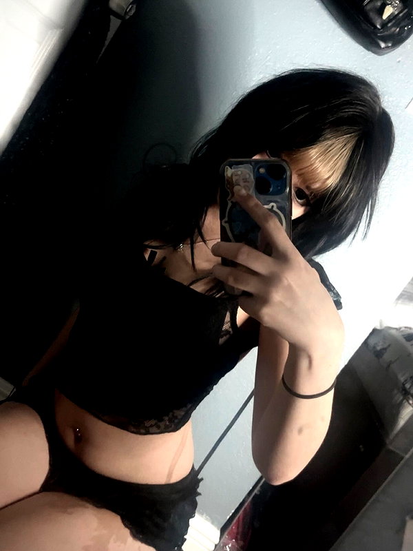 ilovedaniae ilovedaniae archive image
