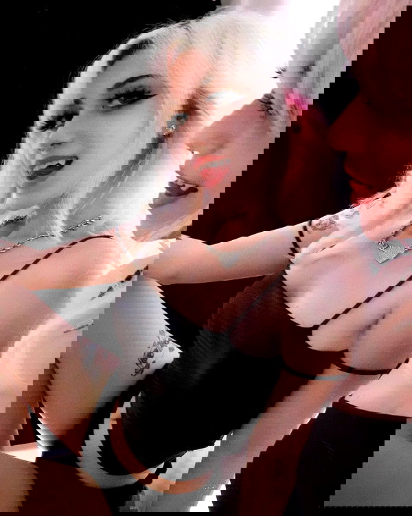 iluvmeww iluvmeww archive image