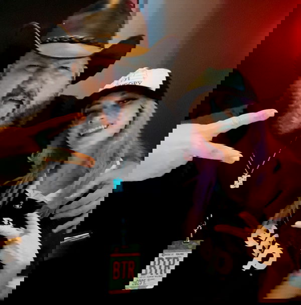 iluvmeww iluvmeww archive image