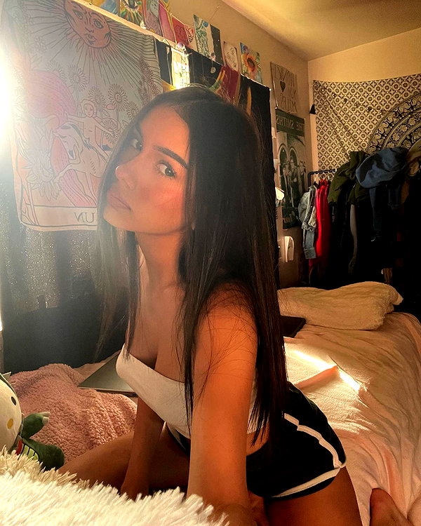 invaderzoe3 instagram image archive image