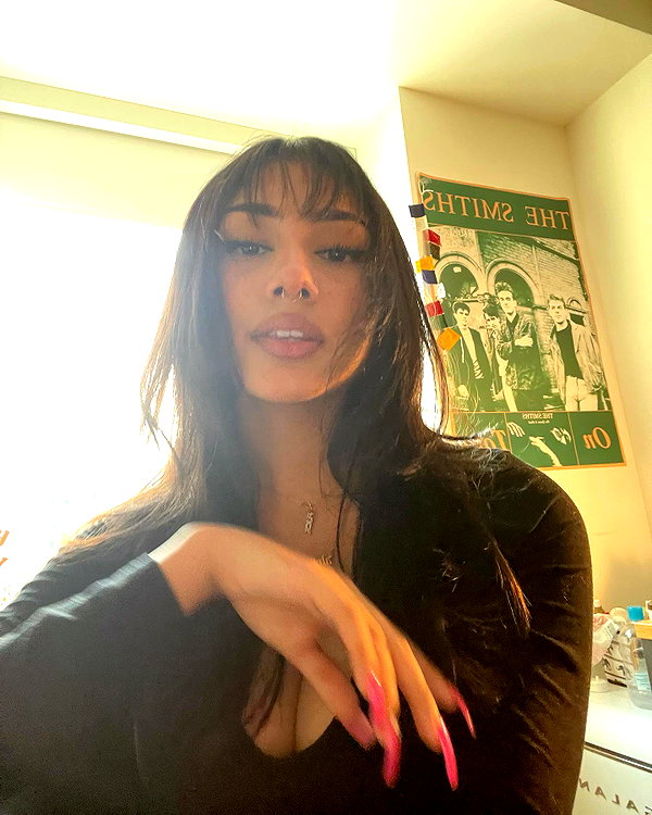 invaderzoe3 instagram image archive image