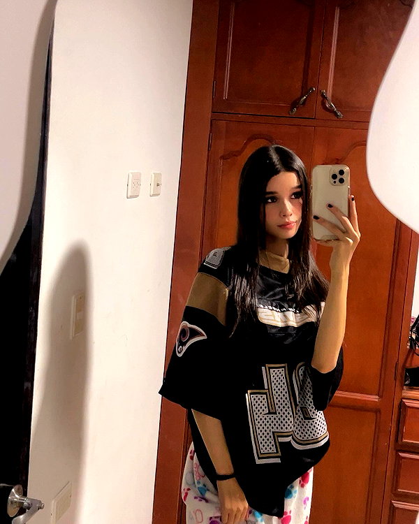 isabela_quintero25 instagram image archive image