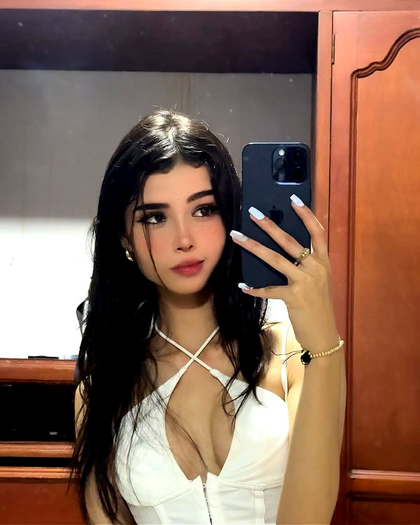 isabela_quintero25 instagram image archive image