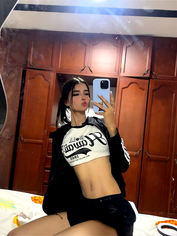 isabela_quintero25 instagram image archive image