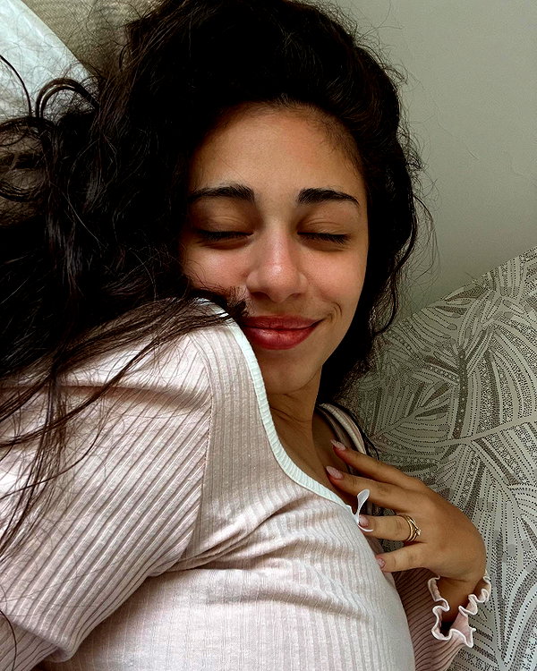 itsellerrrrrrr instagram image archive image