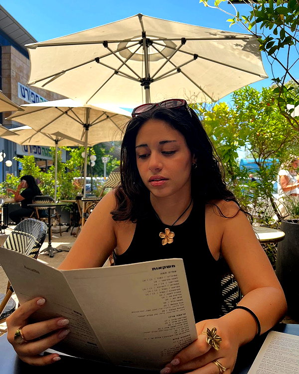 itsellerrrrrrr instagram image archive image
