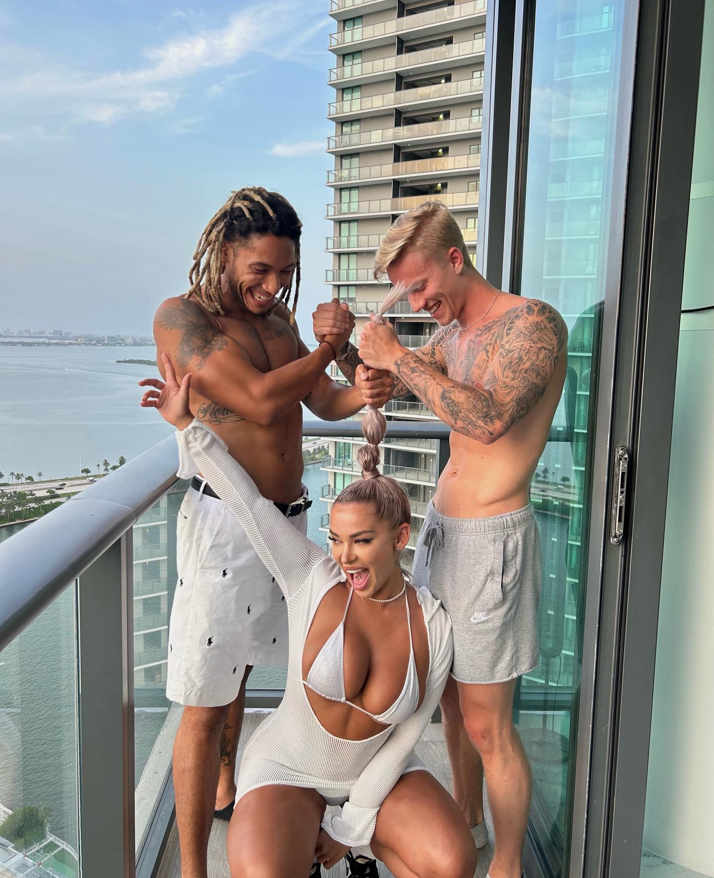 itshayleydavies instagram image archive image