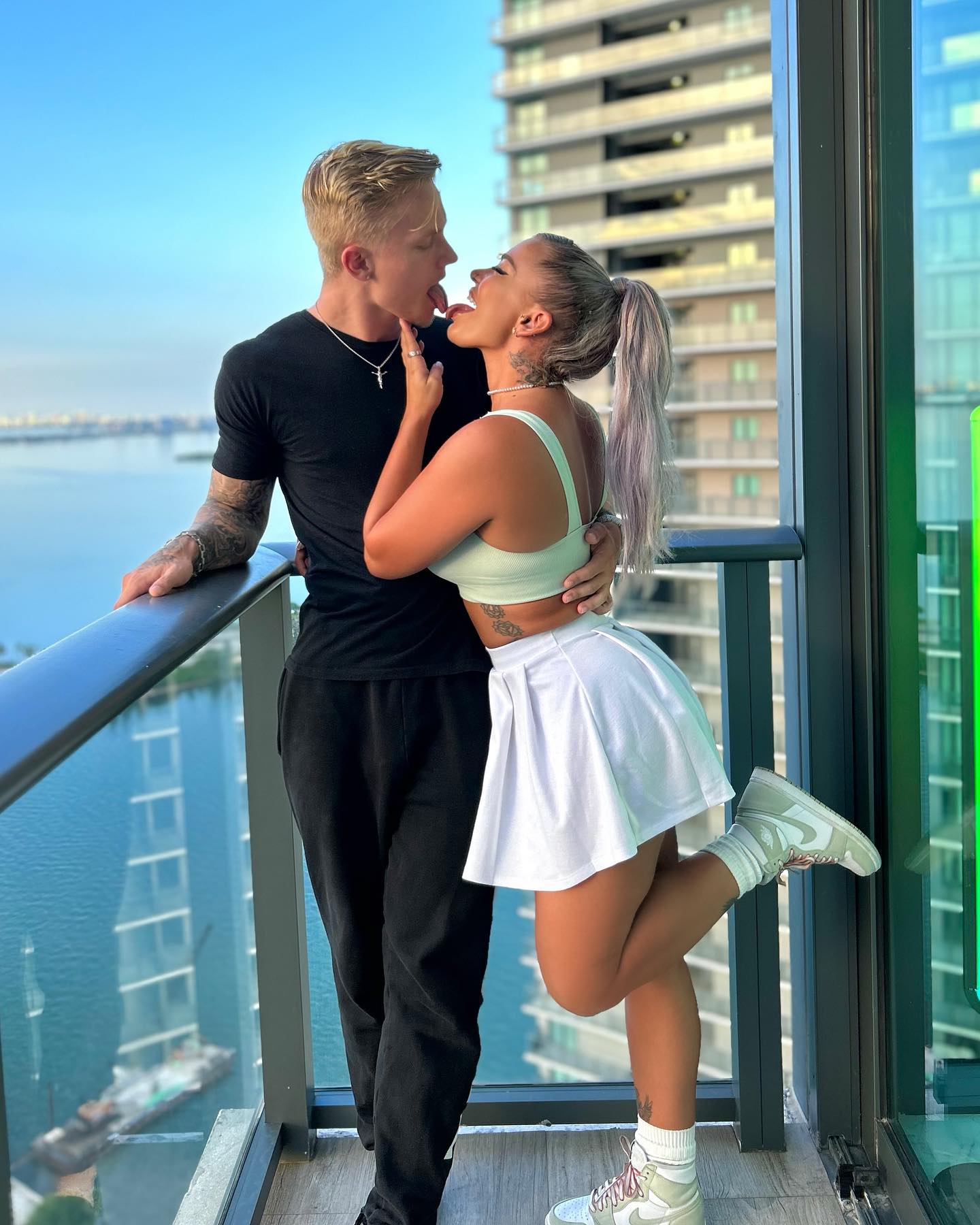 itshayleydavies instagram image archive image