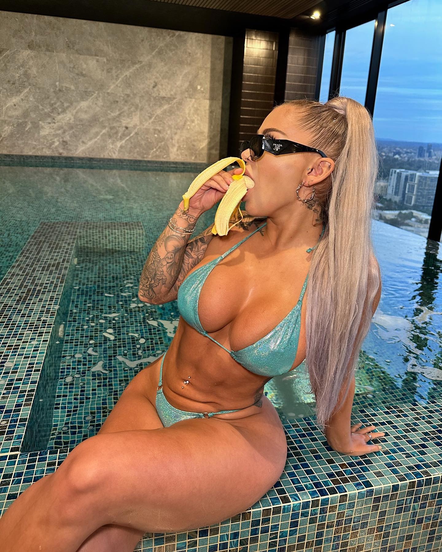 itshayleydavies instagram image archive image