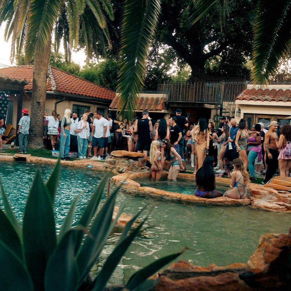 itshayleydavies instagram image archive image