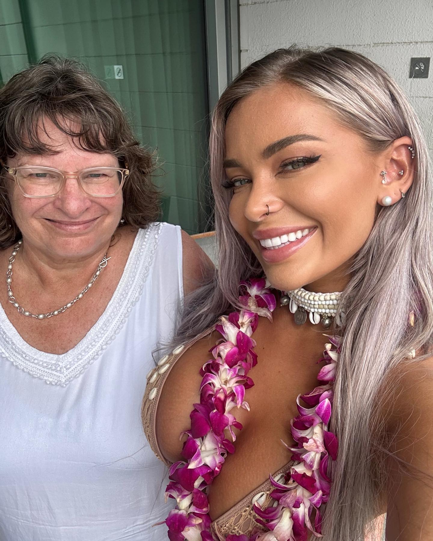 itshayleydavies instagram image archive image