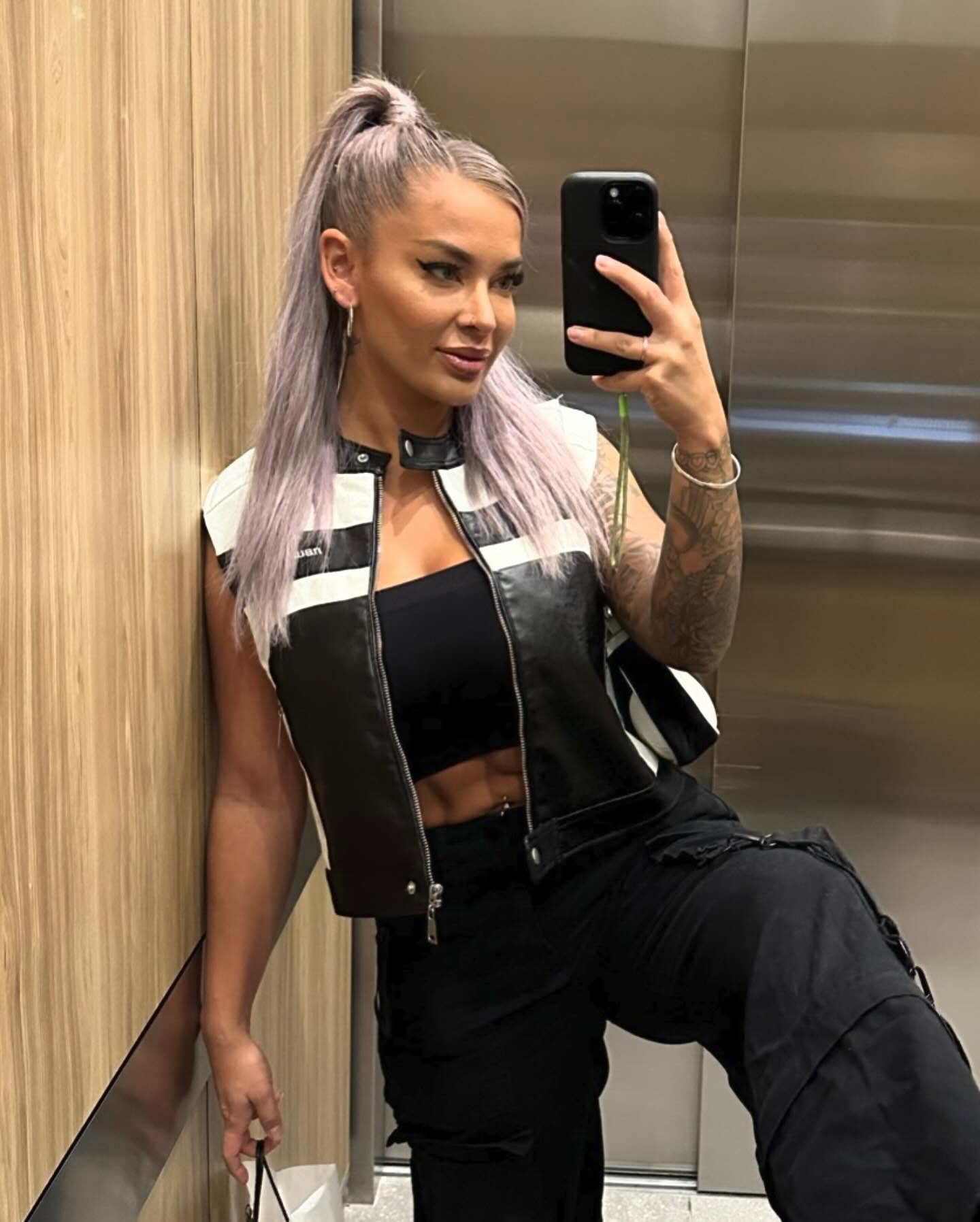 itshayleydavies instagram image archive image