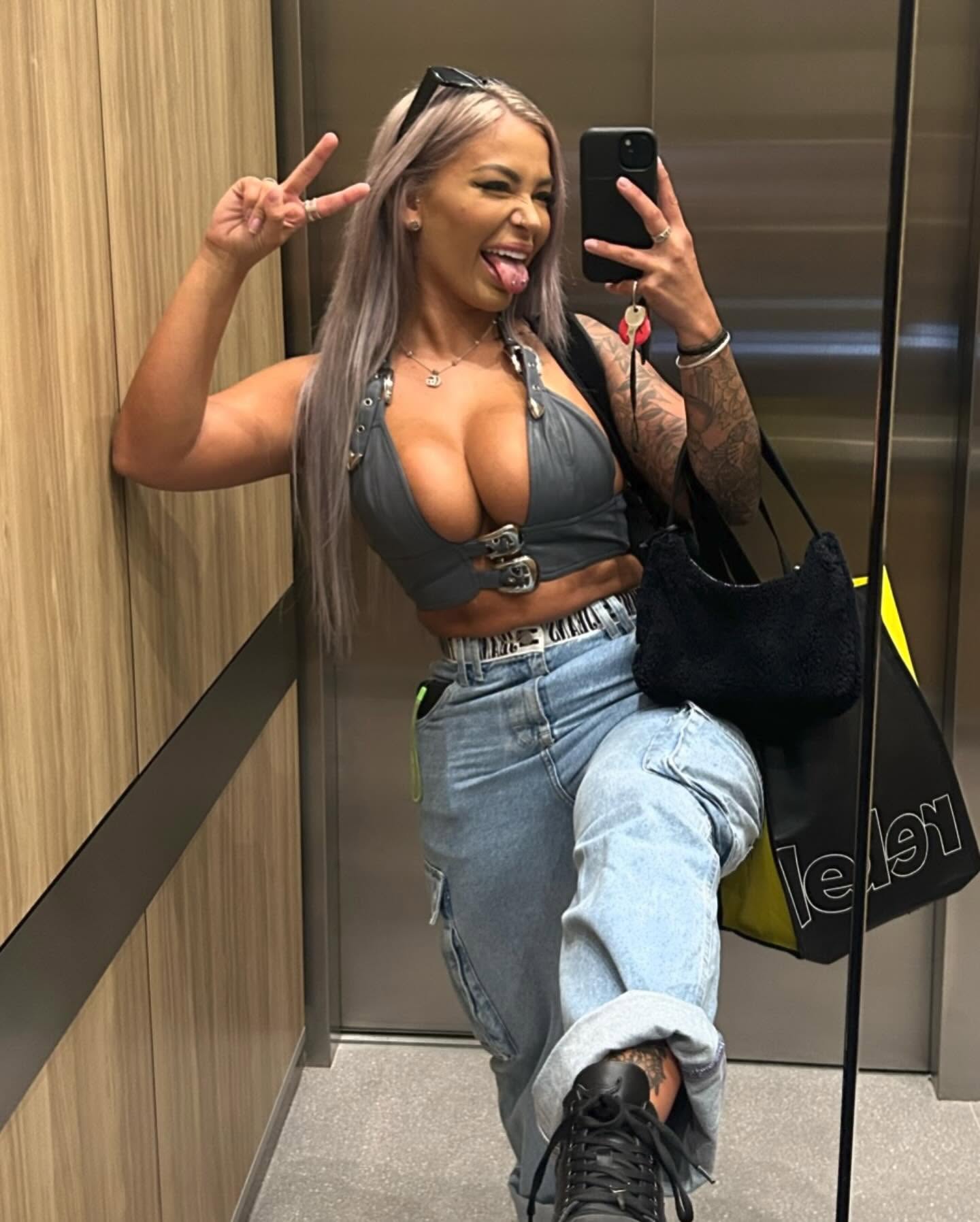 itshayleydavies instagram image archive image