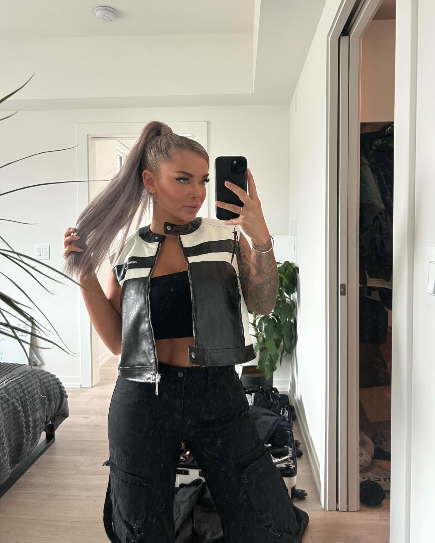 itshayleydavies instagram image archive image