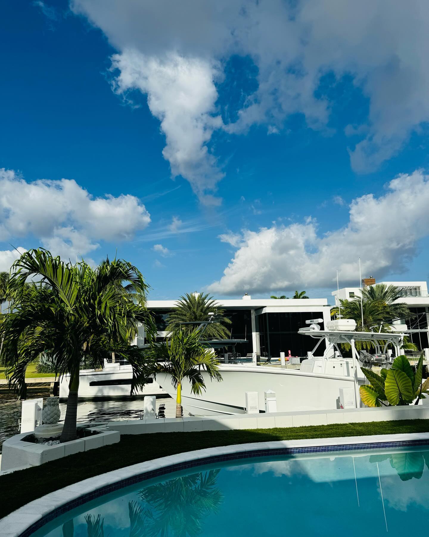 itshayleydavies instagram image archive image