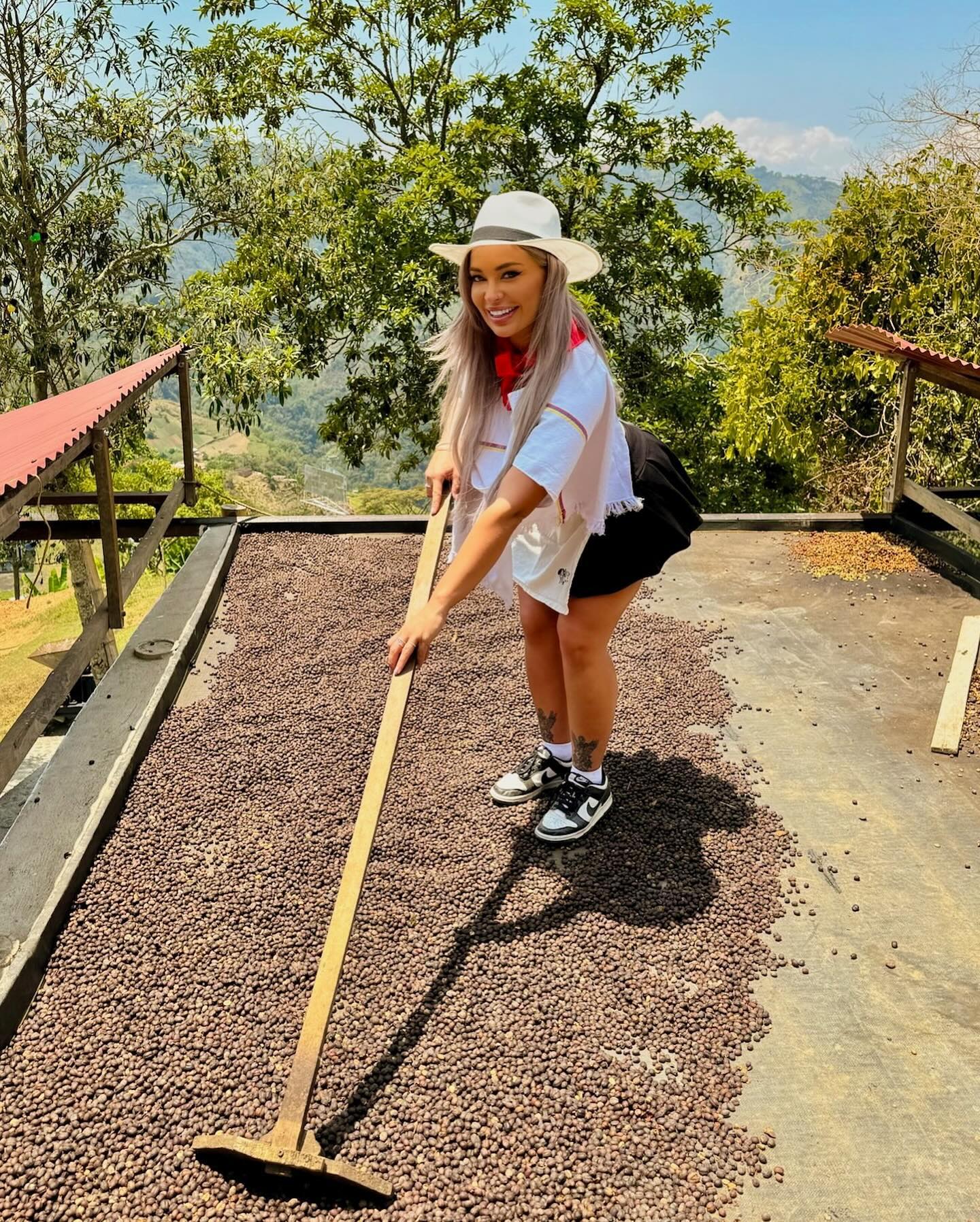 itshayleydavies instagram image archive image