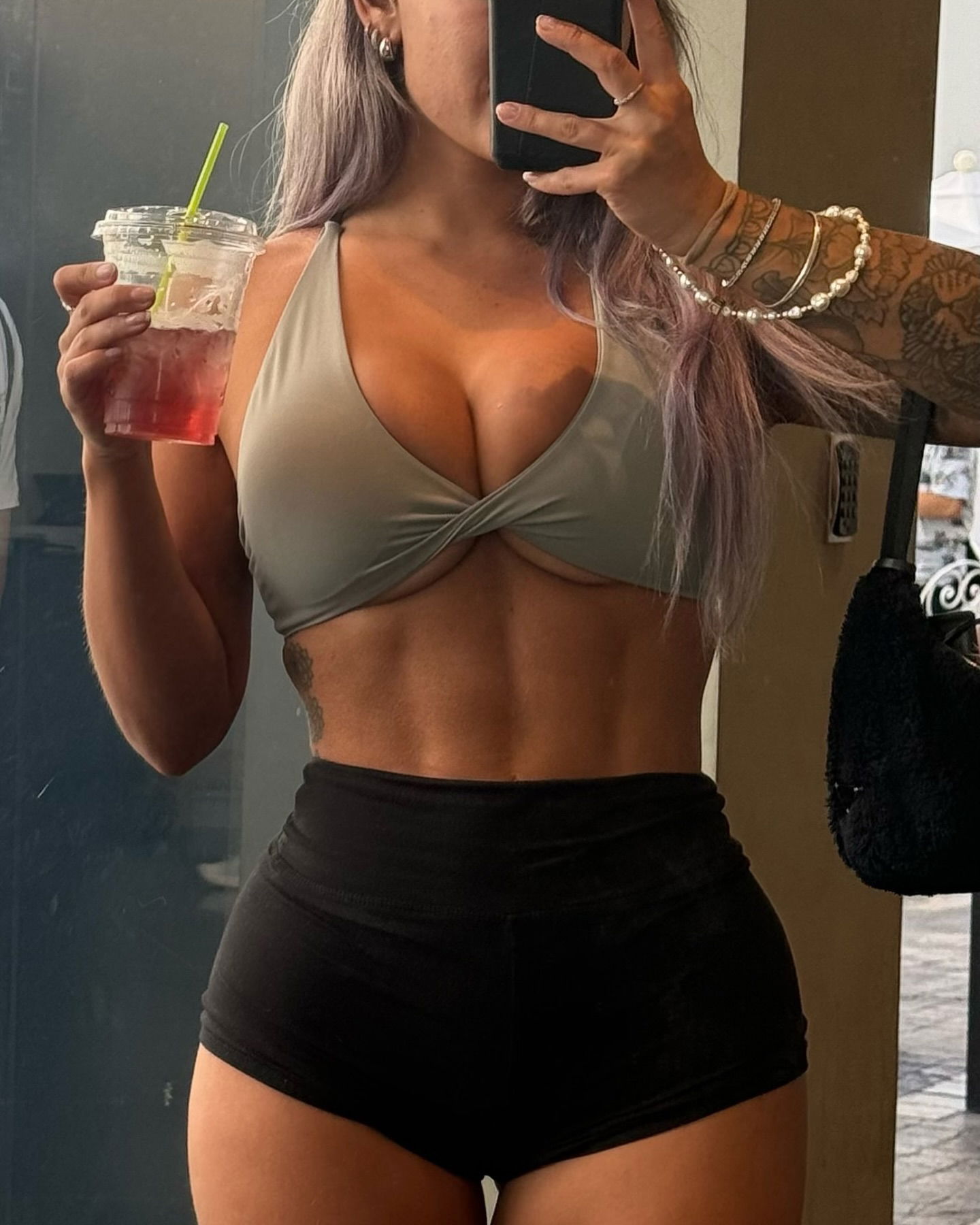 itshayleydavies instagram image archive image