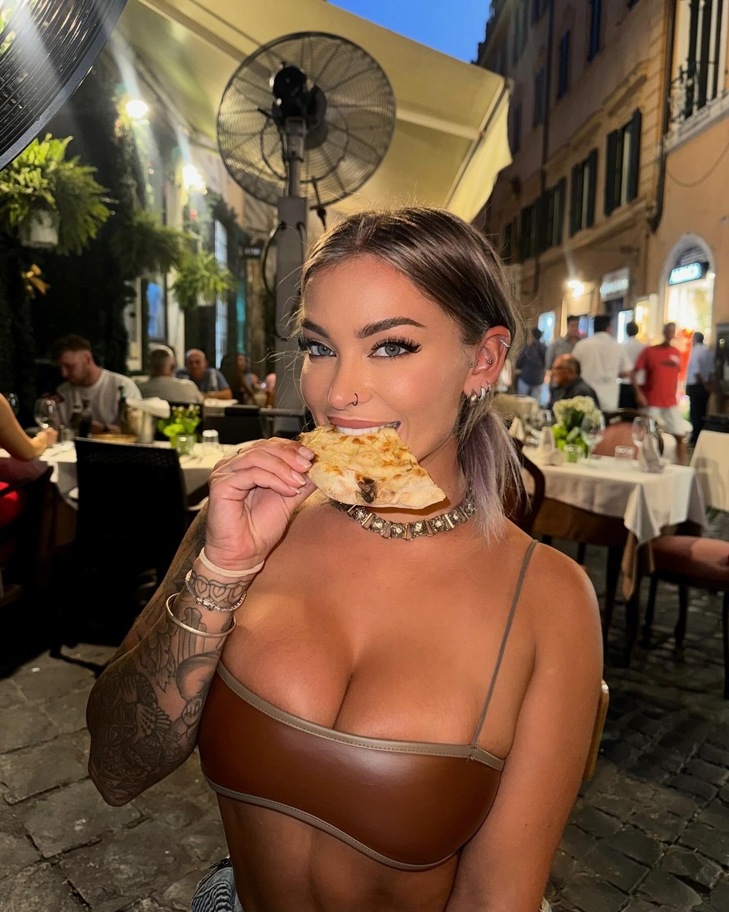 itshayleydavies instagram image archive image