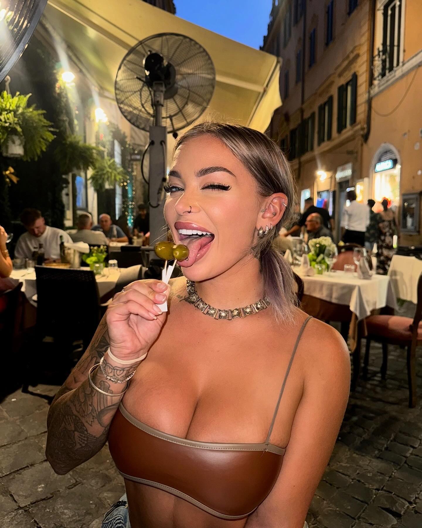 itshayleydavies instagram image archive image