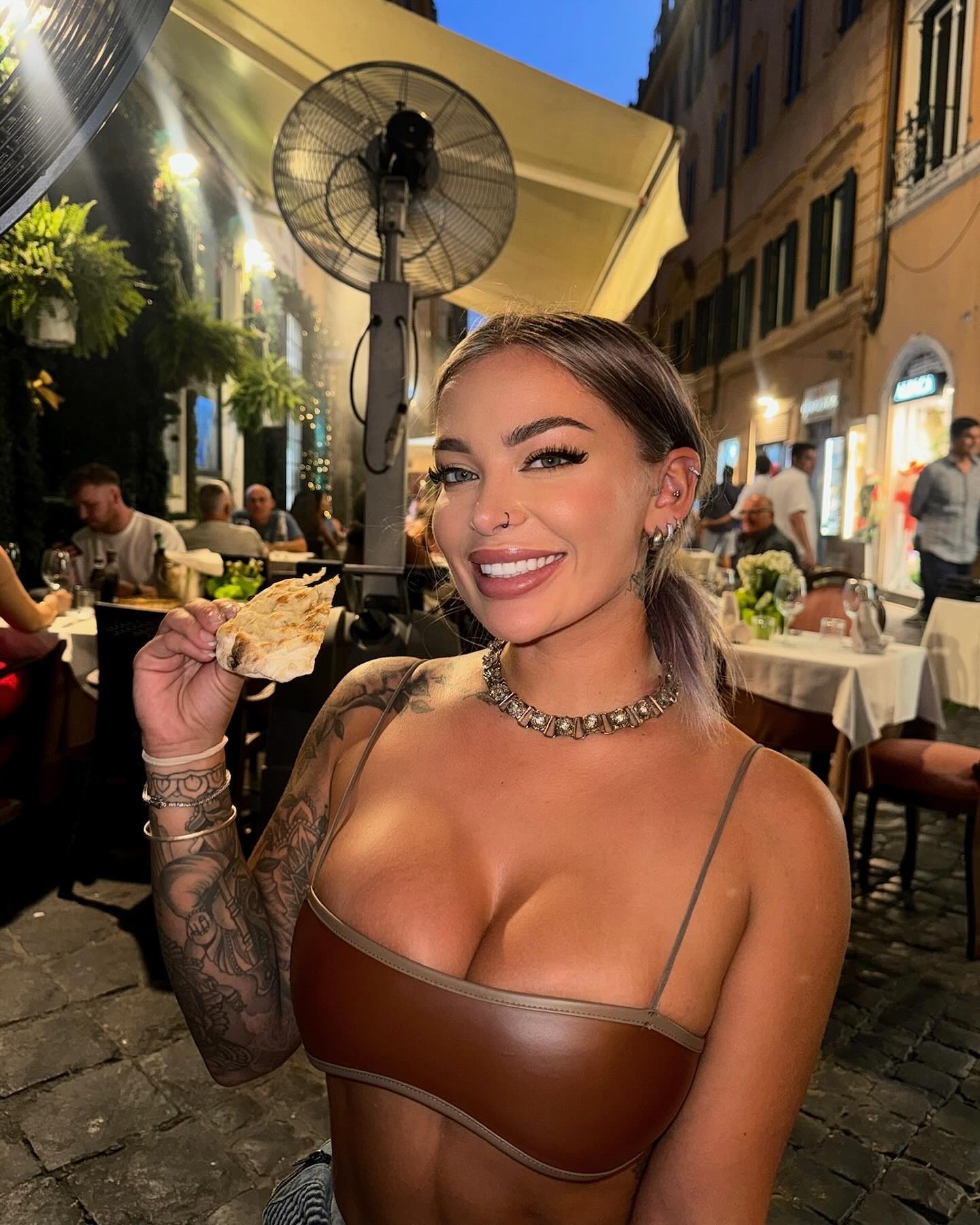 itshayleydavies instagram image archive image