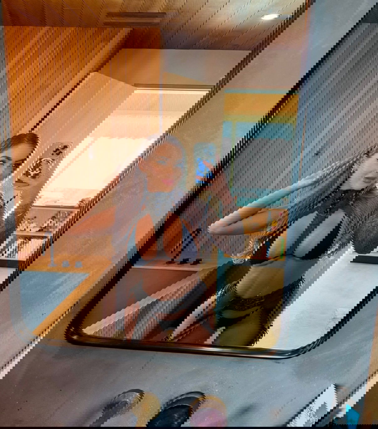 itshayleydavies instagram image archive image