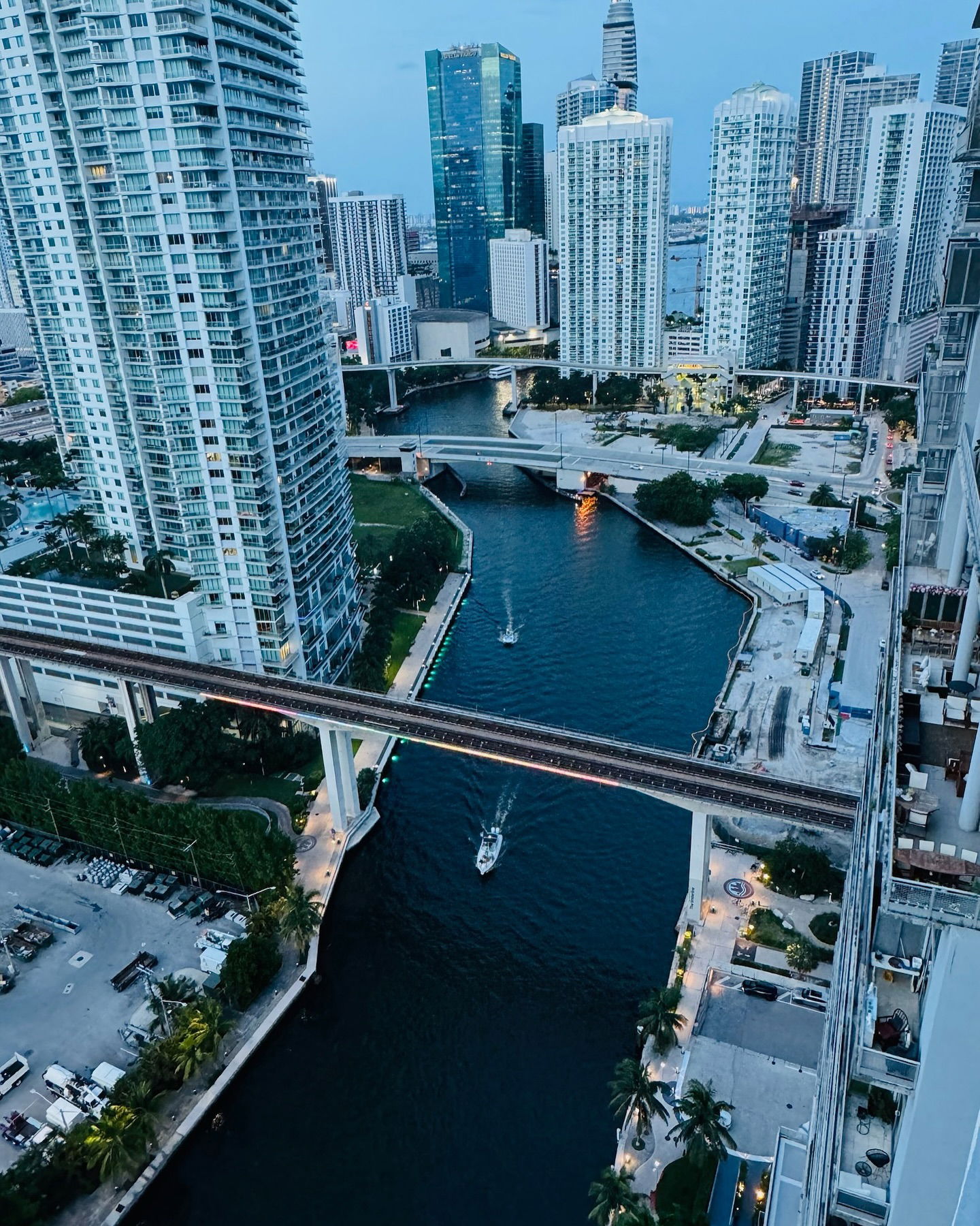 itshayleydavies instagram image archive image