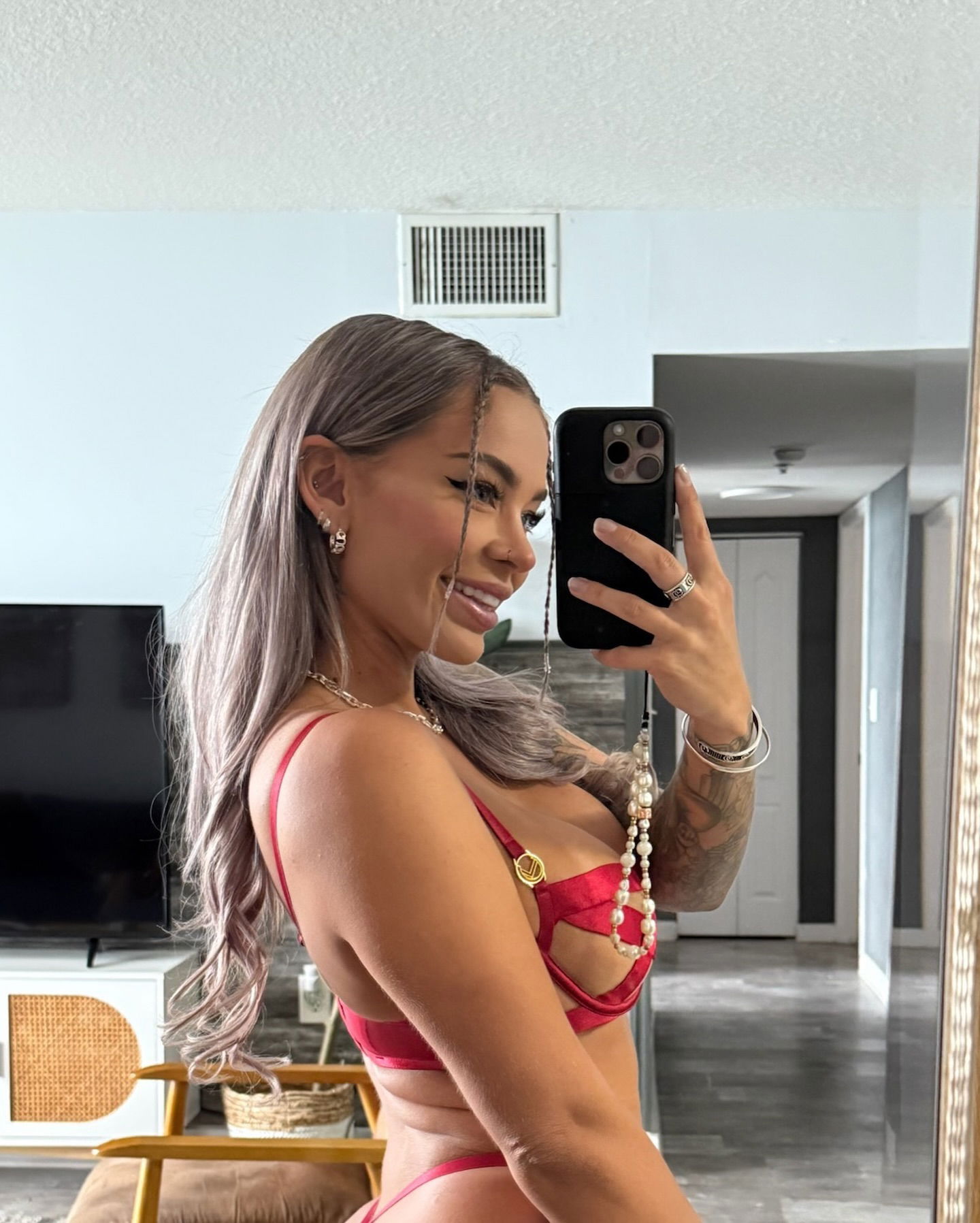 itshayleydavies instagram image archive image