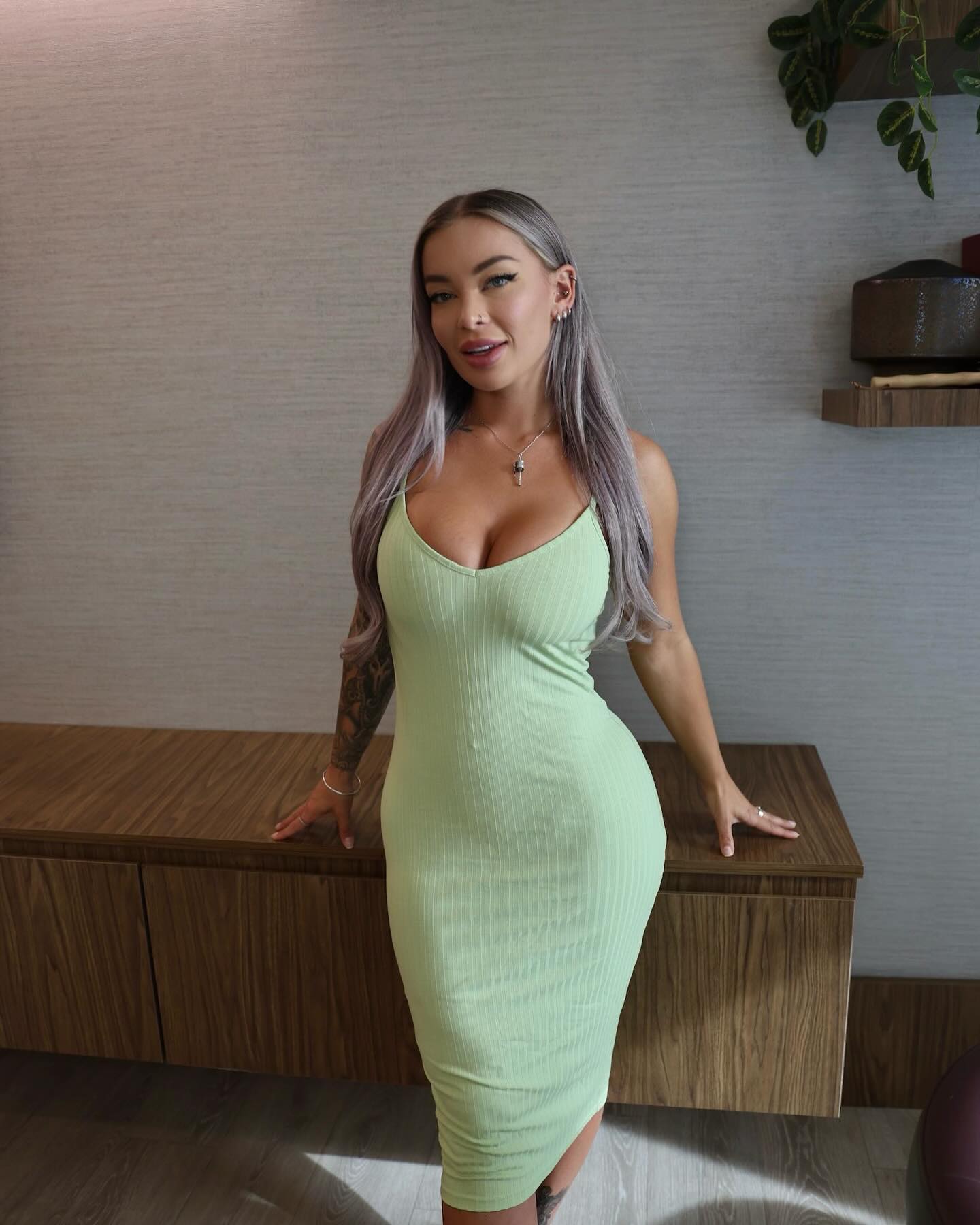 itshayleydavies instagram image archive image