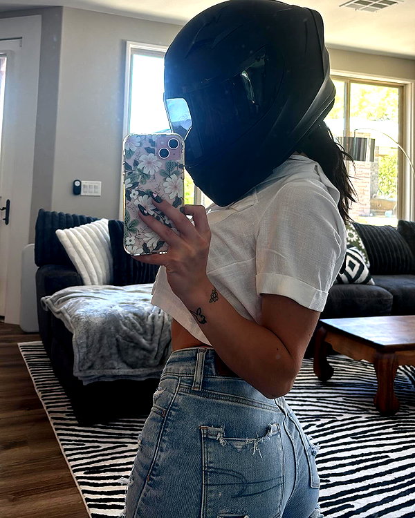 itskarlianne instagram image archive image