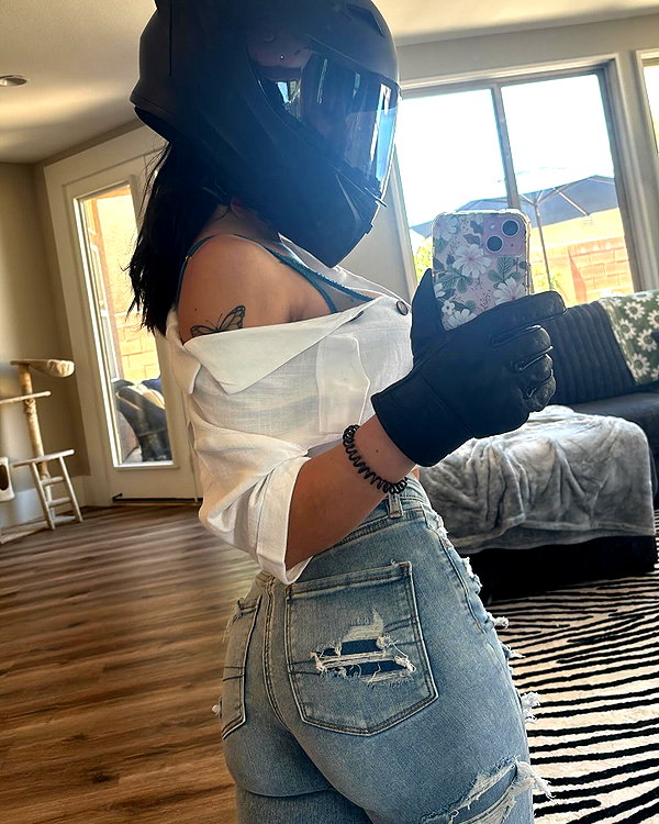 itskarlianne instagram image archive image
