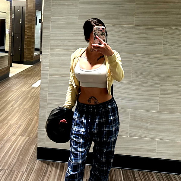 itskarlianne instagram image archive image