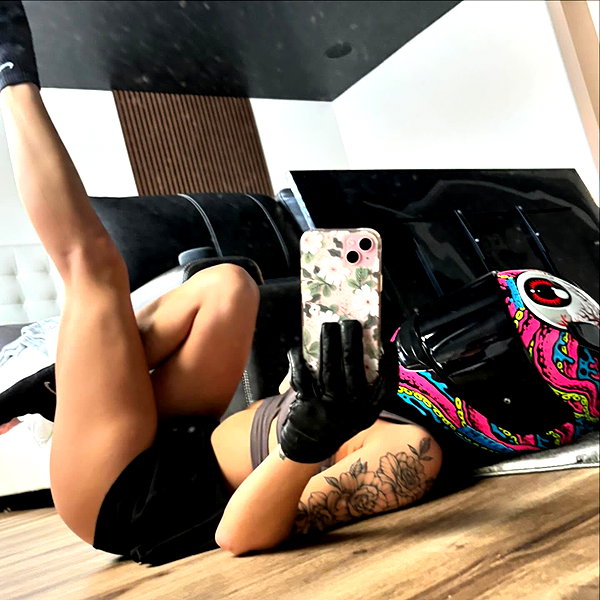 itskarlianne instagram image archive image
