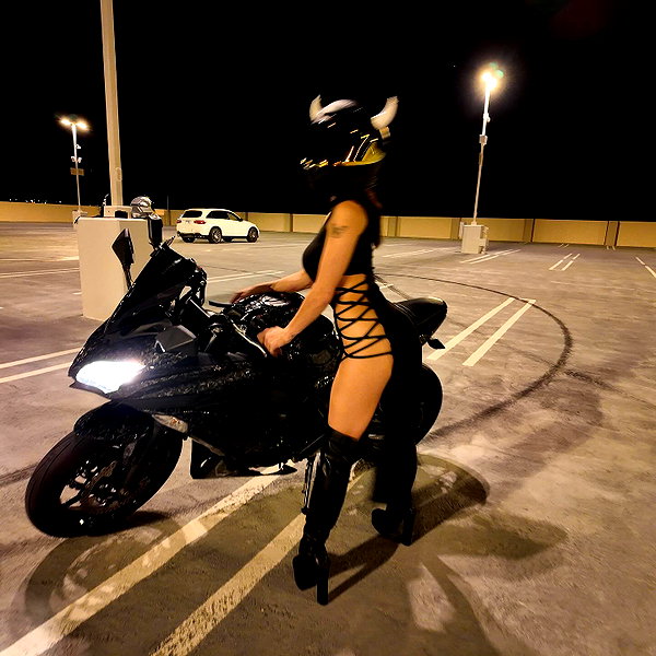 itskarlianne instagram image archive image