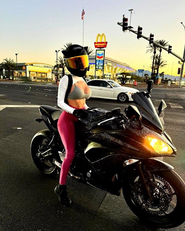 itskarlianne instagram image archive image