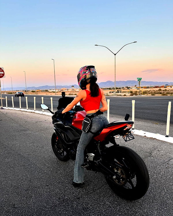 itskarlianne instagram image archive image