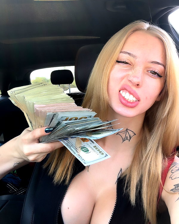 itskarlianne instagram image archive image