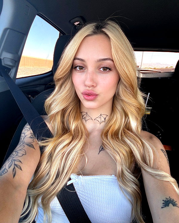 itskarlianne instagram image archive image