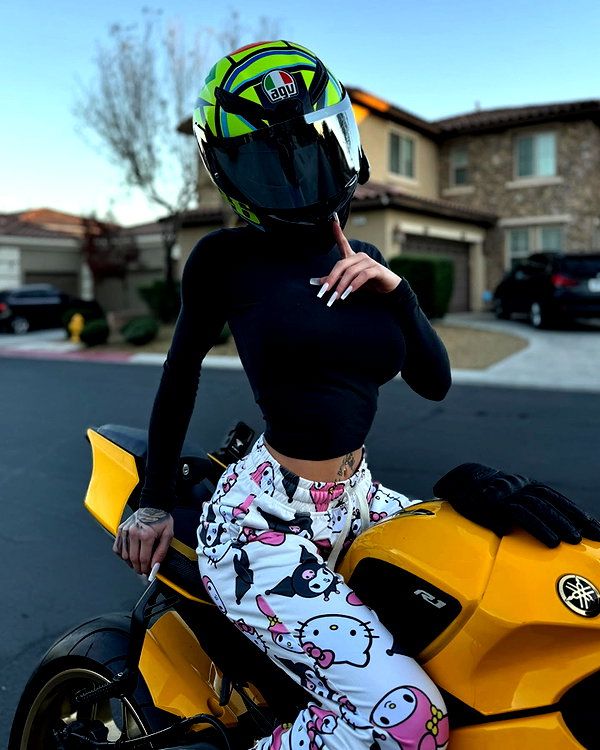 itskarlianne instagram image archive image