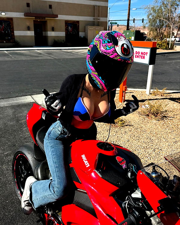 itskarlianne instagram image archive image