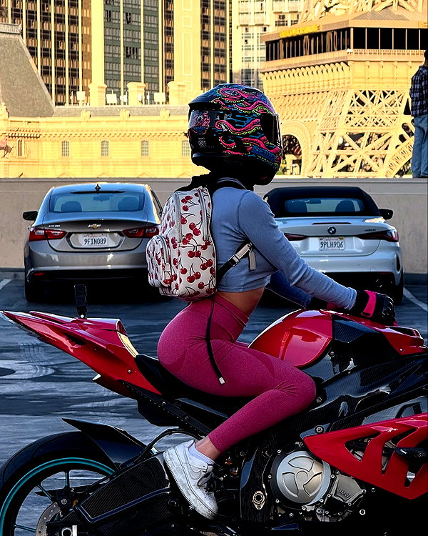 itskarlianne instagram image archive image
