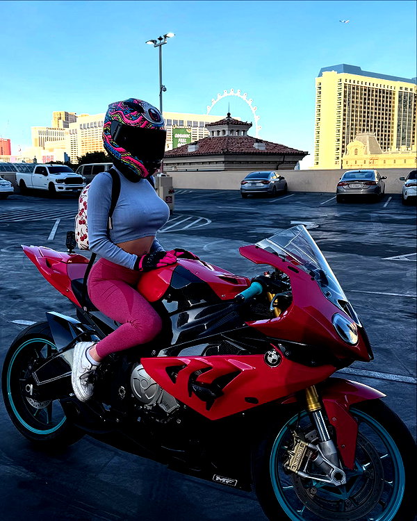 itskarlianne instagram image archive image